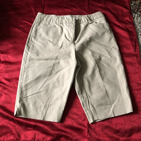 Ellen Tracy Above Knee Shorts 10 NWOT - Picture 2 of 4